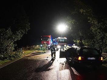 In Emtmannsberg im Kreis Bayreuth wurde eine 20-j&auml;hrige Autofahrerin von der Stra&szlig;e abgedr&auml;ngt, der Unfallverursacher beging Fahrerflucht. Symbolfoto: Andreas Rosar/dpa