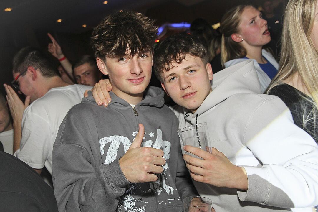 Mit vielen Party-Songs der 80er & 90er und Rock-Pop Klassikern