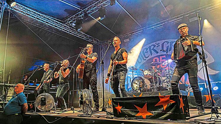 Ein Fiddler kommt selten allein: Fiddlers Green sind Garanten f&uuml;r die perfekte Musikauswahl.Bernd Sonntag