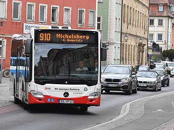 ÖPNV (Öffentlicher Personen-Nahverkehr) kontra MIV (motorisierte Individualverkehr): "Wir müssen mehr Mut haben, die Innenstädte für den MIV unattraktiver zu machen", sagt dazu Gerrit Poel.  Foto: Ronald Rinklef