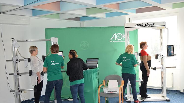 Auf dem Stationenparcours zum Thema Ern&auml;hrung, Bewegung und Entspannung Foto: Cornelia Hofmann