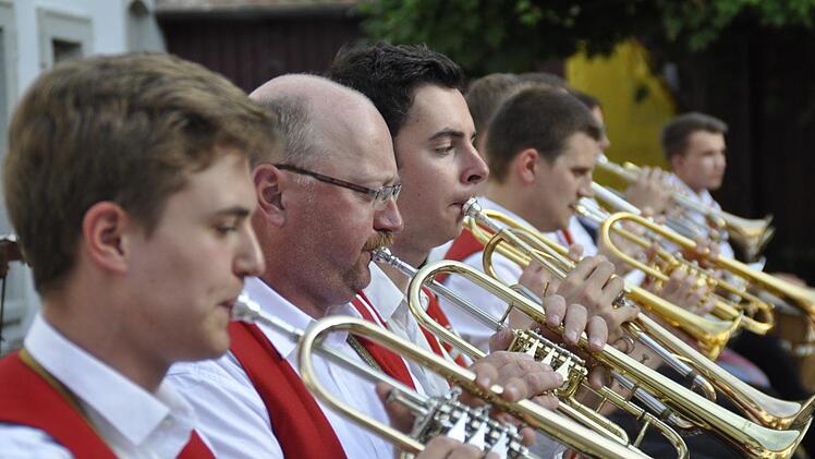 Das Symphonische Blasorchester Volkach ist ein Synonym für erlesene konzertante und symphonische Blasmusik, die jeden Blasmusikfreund begeistert.Peter Klopf
