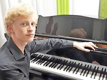 Nikolaus Branny und seine Eltern geben am 2. Oktober ein Konzert im Schloss Burgpreppach.