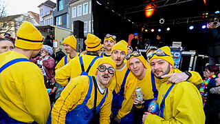 Große Party nach dem Faschingsumzug am Marktplatz.