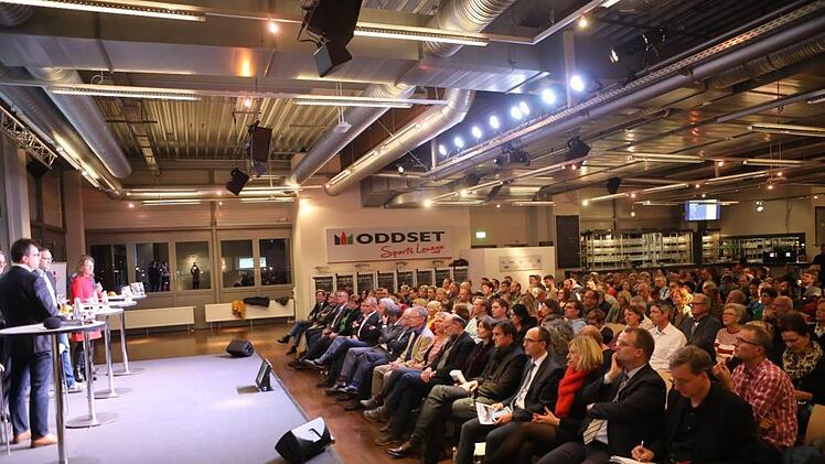 Podiumsdiskussion zum Gewerbepark Geisfelder Straße in der Brose-Arena. Foto: Barbara Herbst