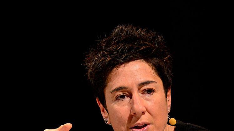 Dunja Hayali  bei ihrer Lesung Foto: Helmut Ölschlegel