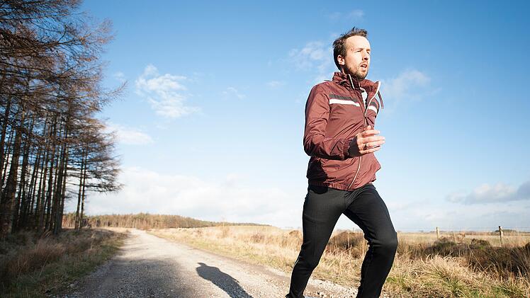 Jogger von Hund angegriffen.