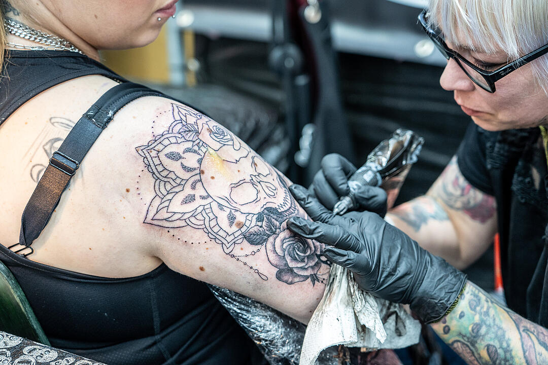 Mit vielen Top Tattookünstlern und Händlern.