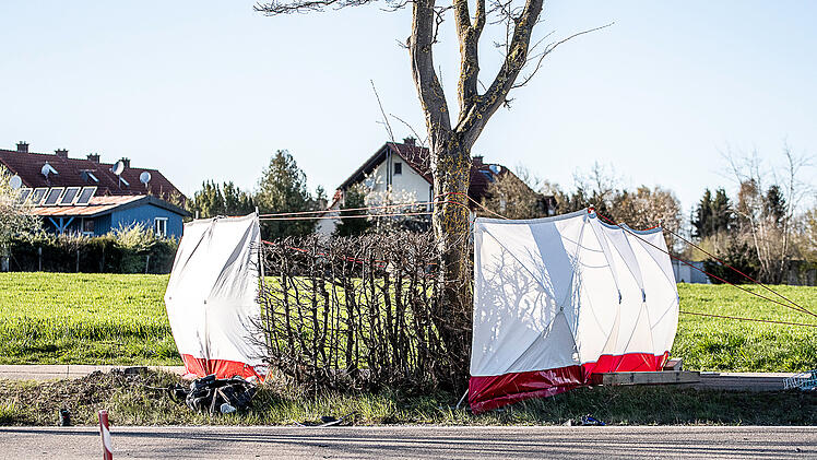 Motorrad und Fahrrad kollidieren: 55-J&auml;hrge wird t&ouml;dlich verletzt