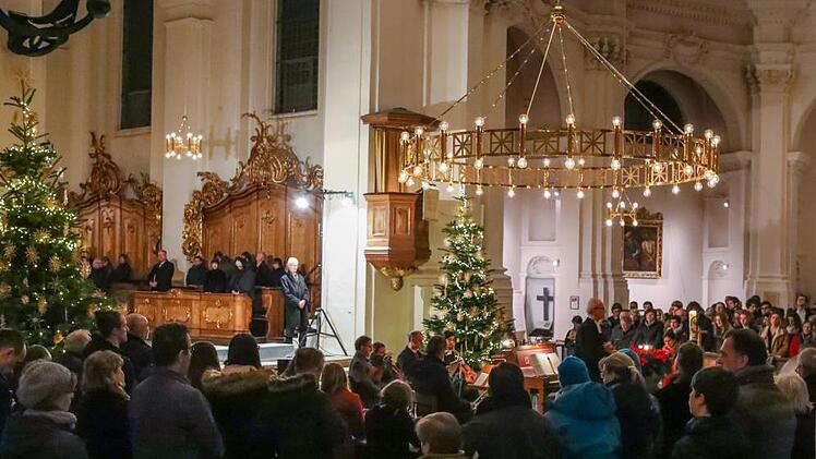 Festlich-frohe Kirchenmusik wurde bei der Christmette in der Stephanskirche geboten.  Fotos: Barbara Herbst