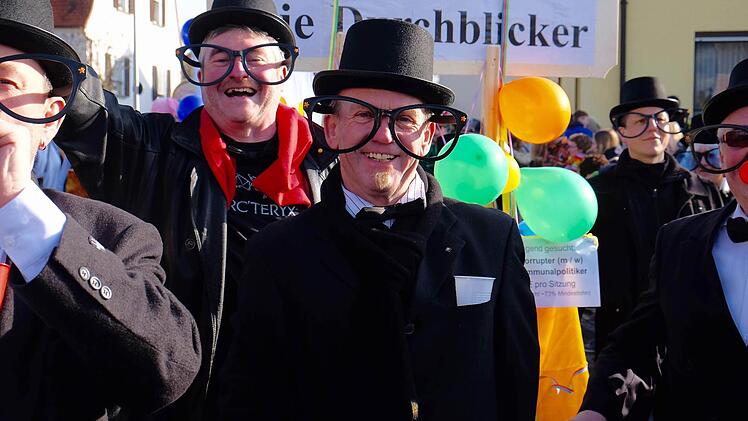 Der Marktgemeinderat Elfershausen als Durchblickertruppe. Foto: Gerd Schaar