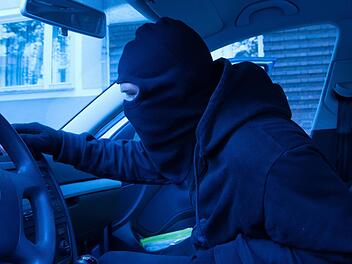 Der Polizei ist ein Schlag gegen eine internationale Bande von Autodieben gelungen. Sie soll mehr als 100 Straftaten begangen haben - auch in Franken. Symbolfoto: dpa