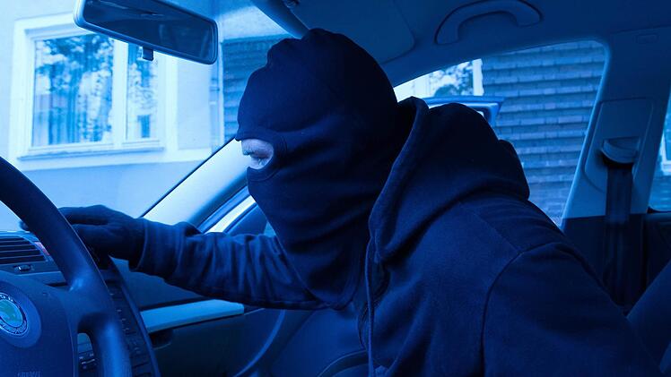 Der Polizei ist ein Schlag gegen eine internationale Bande von Autodieben gelungen. Sie soll mehr als 100 Straftaten begangen haben - auch in Franken. Symbolfoto: dpa