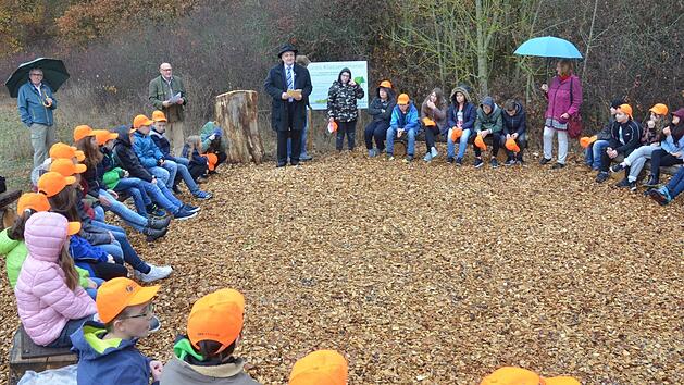 CO II und Schaumberger-Schule k&ouml;nnen jetzt gemeinsam ein Gr&uuml;nes Klassenzimmer nutzen.Rainer Lutz