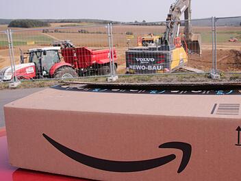 Im Gewerbepark A 71 entsteht das neue Amazon Verteilzentrum. Die Mitarbeiter dort sollen  11,62 Euro pro Stunde verdienen. Benedikt Borst