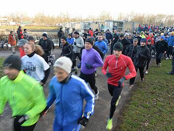 Zum 40. Mal wurde zum Jahresende der traditionelle Bamberger Silvesterlauf angeboten. Über 800 Teilnehmer machten mit. Fotos. Ronald Rinklef