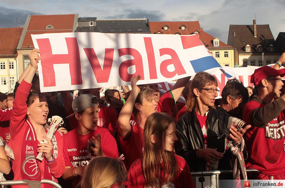 So feiern die Brose Baskets