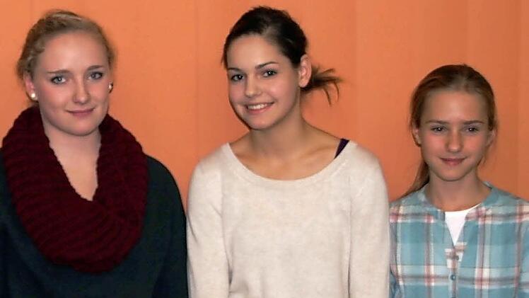 Die Springreiterinnen (v. l.) Julia Rothenbach, Louisa Neglein und Sarah Neglein Fotos: fra-press