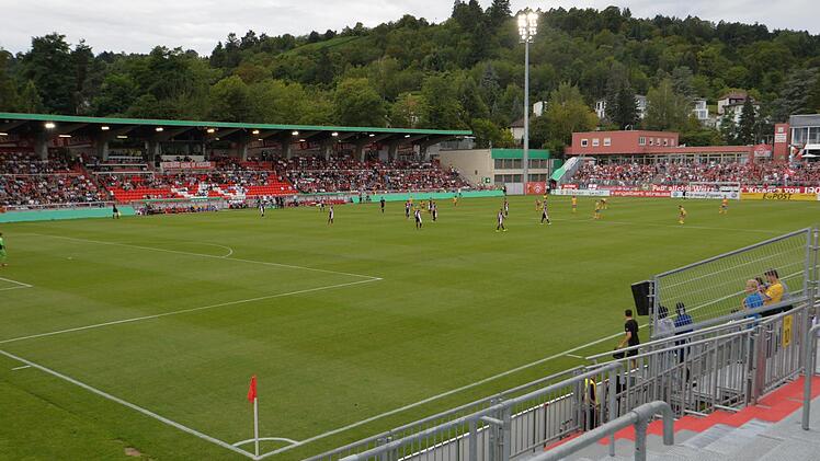 Im Stadion am Dallenberg in Würzburg wird die DFB-Pokalpartie der Kickers gegen Werder Bremen nicht stattfinden.  Foto: Timm Schamberger, dpa