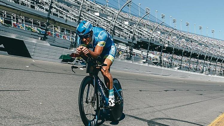 Der Michelauer Andreas Dreitz dreht eine Trainingsrunde auf dem Daytona International Speedway. Foto: Facebook/Dreitz