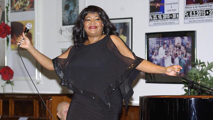 Deborah Woodson in der Piano-Bühne. Foto: Winfried Ehling