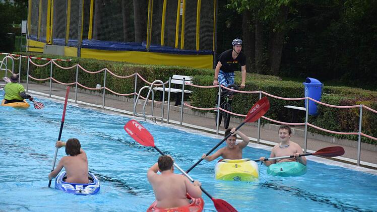 Wassertag beim Jugendfestival YouCo im Aquaria Freibad in CoburgFoto: Ronald Rinklef