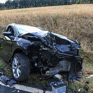 Kreis Bamberg: Auto fährt in Gegenverkehr – Kleinkind auf Rücksitz – Rettungshubschrauber im Einsatz