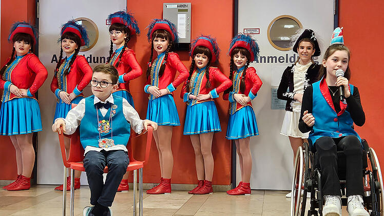 Erlangen: Tanzgruppen bringen Fasching zu kranken Kindern - "strahlende Gesichter"