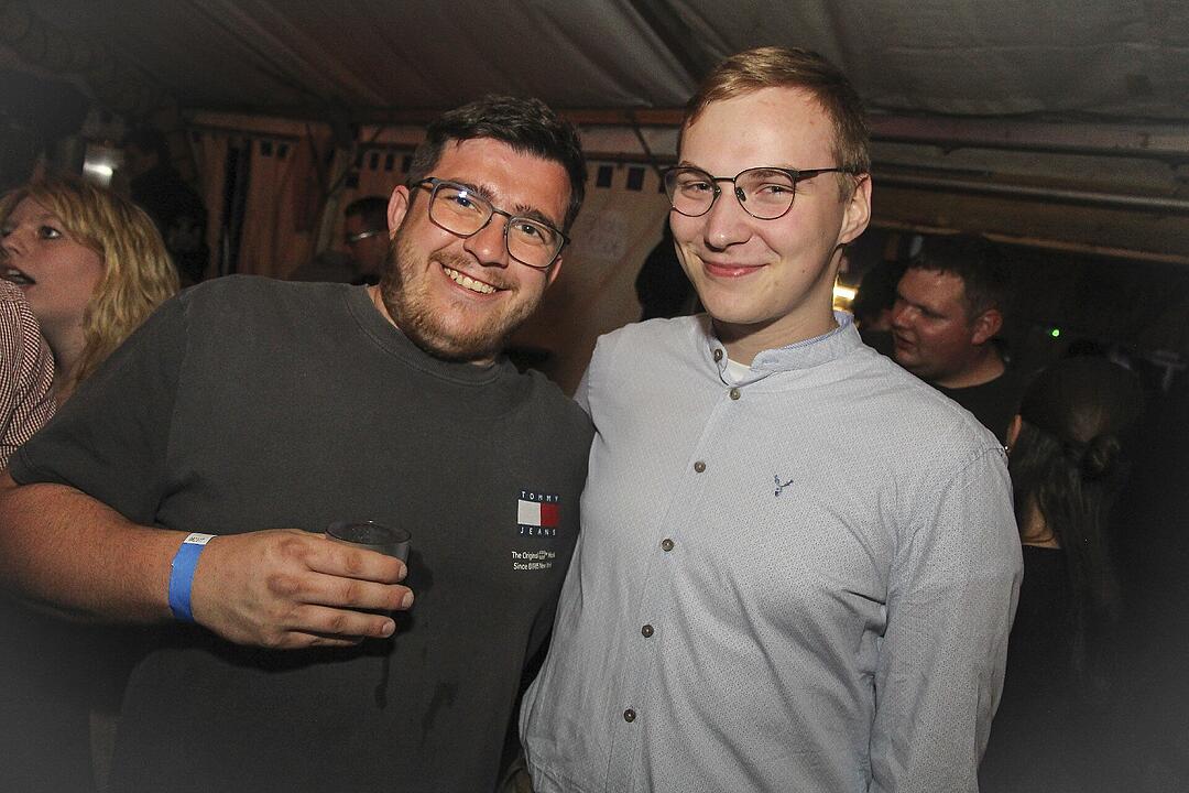 Mit der Partyband "Popnach8"!