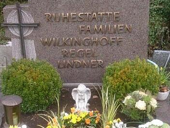 Die Ruhestätte von Denise Regel. Deren Vater ist überzeugt, dass seine Tochter noch leben könnte.
