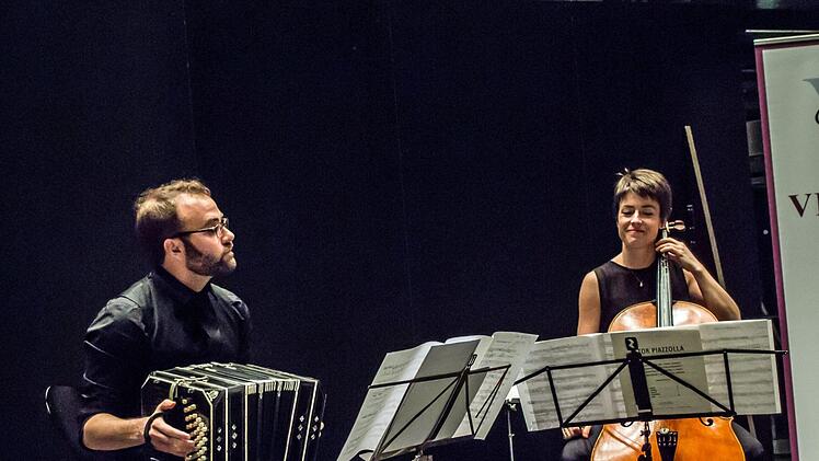 Impressionen vom Konzert mit dem Quatuor Voce und dem Bandoneonisten Pierre Cussac beim Coburger "Verein".Foto: Jochen Berger