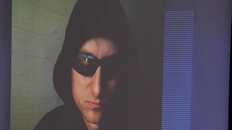 "Tagesthemen": Videokontakt mit dem Enthüllungsjournalisten