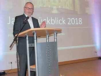 Kirchenpfleger Prof. Helmut Kolloc warb für Gelassenheit beim Entstehen der neuen Strukturen im katholischen Dekanat Coburg.  Foto: Martin Koch