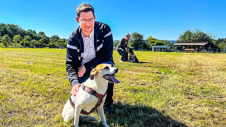 Coburg: Eine Wiese zum frei herumtollen - Stadt er&ouml;ffnet Hundewiese in Bertelsdorf