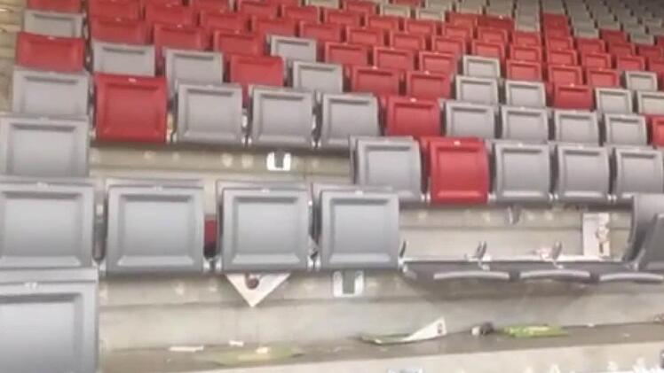 Die Fans von "Roter Stern Belgrad" haben am Dienstag im Jubelrausch Stühle in der Brose-Arena in Bamberg beschädigt. Screenshot: Facebook / Frank Förtsch