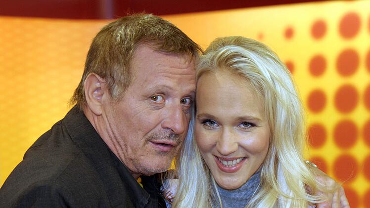 Konstantin Wecker mit seiner Ehefrau Annik. Die beiden haben sich 2013 getrennt. Foto: Horst Ossinger/dpa