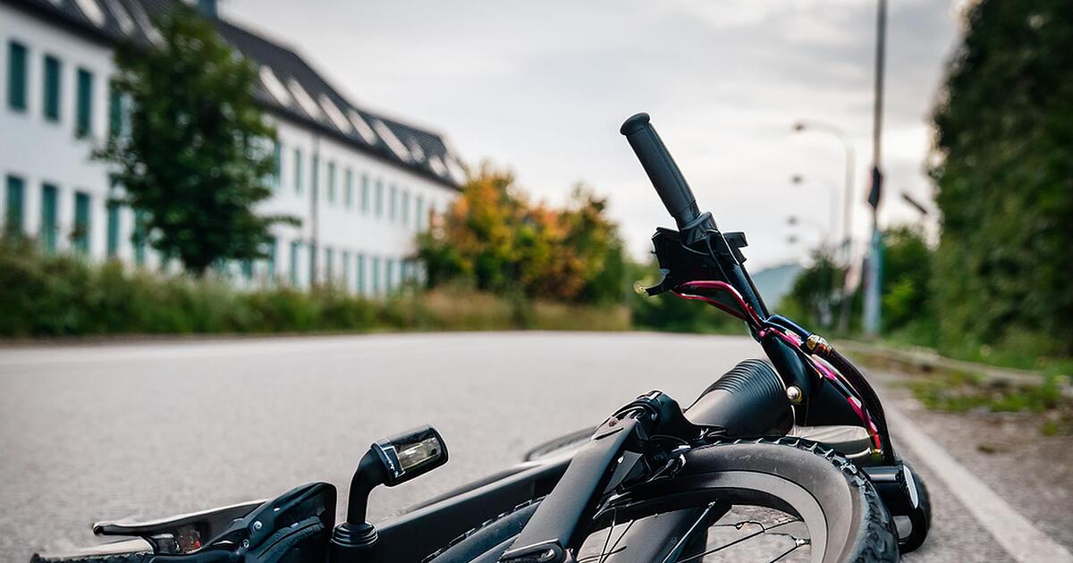 Lauf an der Pegnitz Frau auf EBike nach Unfall schwer verletzt