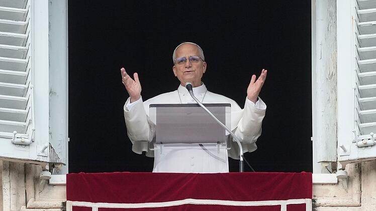 Papst spricht Angelus-Gebet