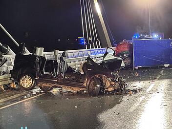 Schwerer Frontalcrash auf der B289 &ndash; Ein Toter, ein Schwerstverletzter