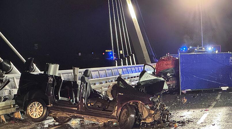 Schwerer Frontalcrash auf der B289 &ndash; Ein Toter, ein Schwerstverletzter