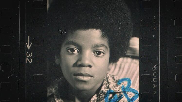 "Michael Jackson - Der Jahrhundert-Prozess" erinnert auch an die schwere Kindheit des sp&auml;teren Megastars.