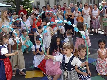Kindergartenvorführungen gehörten zu den Höhepunkten des ersten ökumenischen Festes in Kitzingen.  Fotos: es
