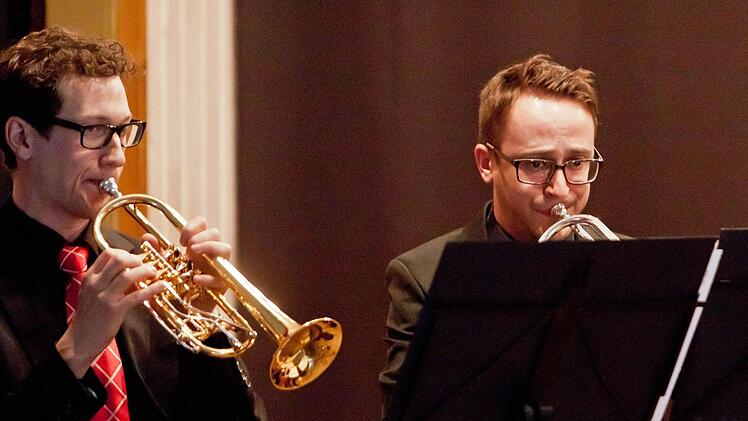 Philharmonisches Blechbläserquintett in Elsa: Tobias Ziegler (links) und Markus RiepertingerFoto: Jochen Berger