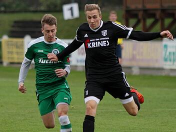 Marc Fischer (rechts) will mit seinen Teamkameraden die Heimserie fortsetzen und auch gegen den SC Eltersdorf punkten.