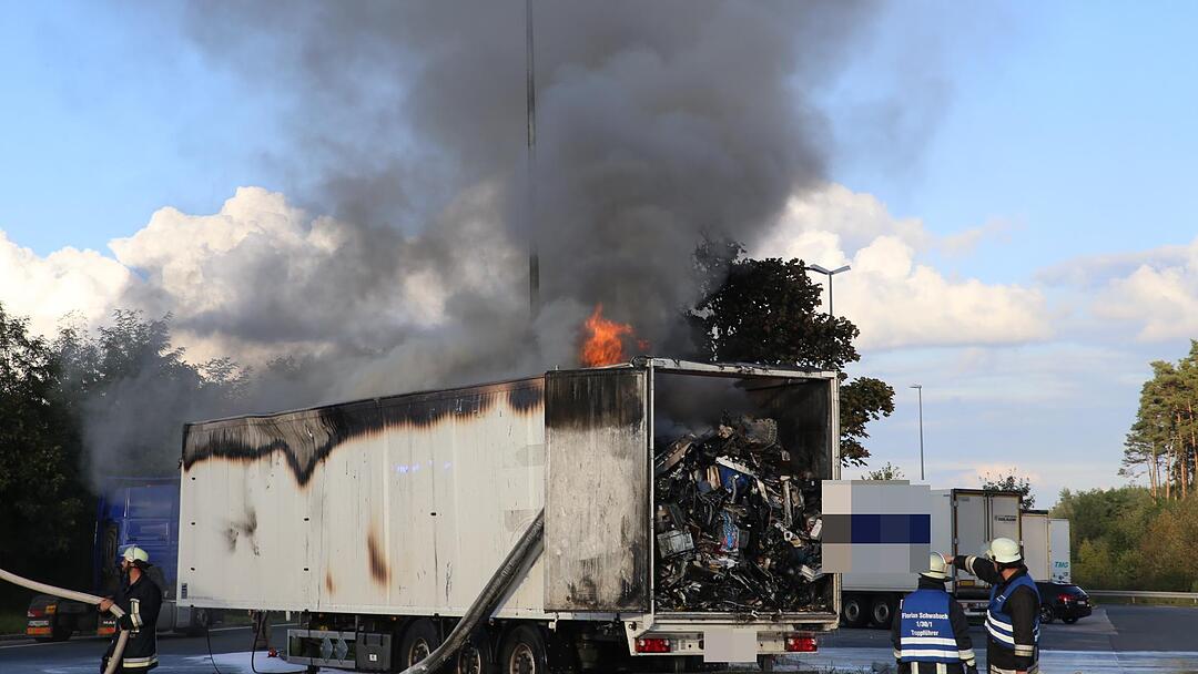 Schwabach: Lkw brannte auf A6