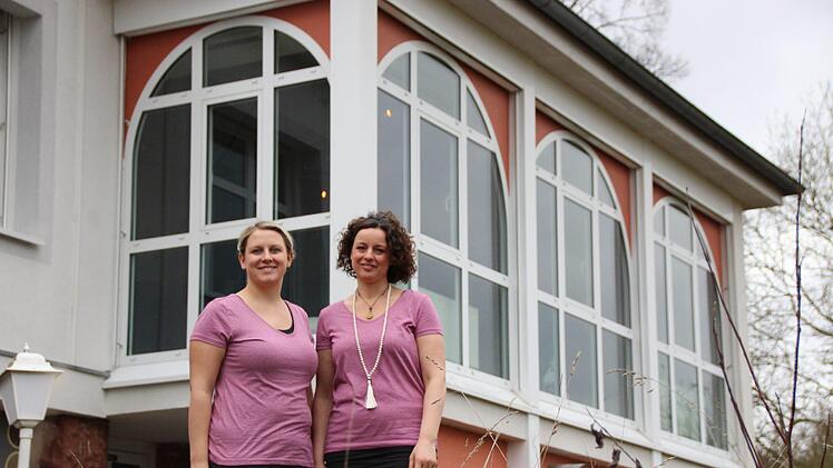 Meike Seltmann (links) und Patricia Purkert beleben den Salinenblick neu. Foto: Benedikt Borst