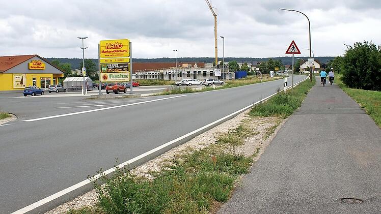 Ein Straßenanteil zwischen Abtenberghalle und Einmündung Angerstraße wird zum Innerortsbereich.  Foto: Neubecker