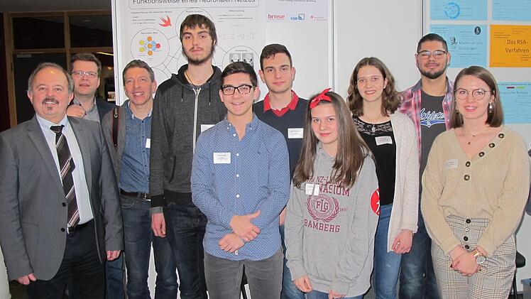 Die jungen Forscher vom FLG freuen sich &uuml;ber den Erfolg ihrer Schule. Foto: privat