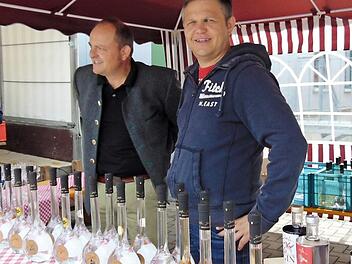 Wer Obst lieber in flüssiger Form bevorzugt, findet hier ein reichhaltiges Angebot.  Fotos: Petra Malbrich