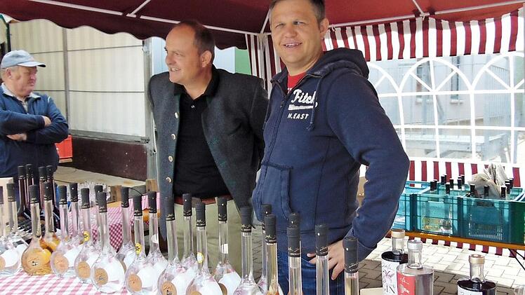 Wer Obst lieber in flüssiger Form bevorzugt, findet hier ein reichhaltiges Angebot.  Fotos: Petra Malbrich